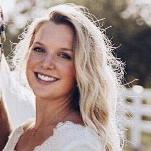 Meet your Posher, Ella